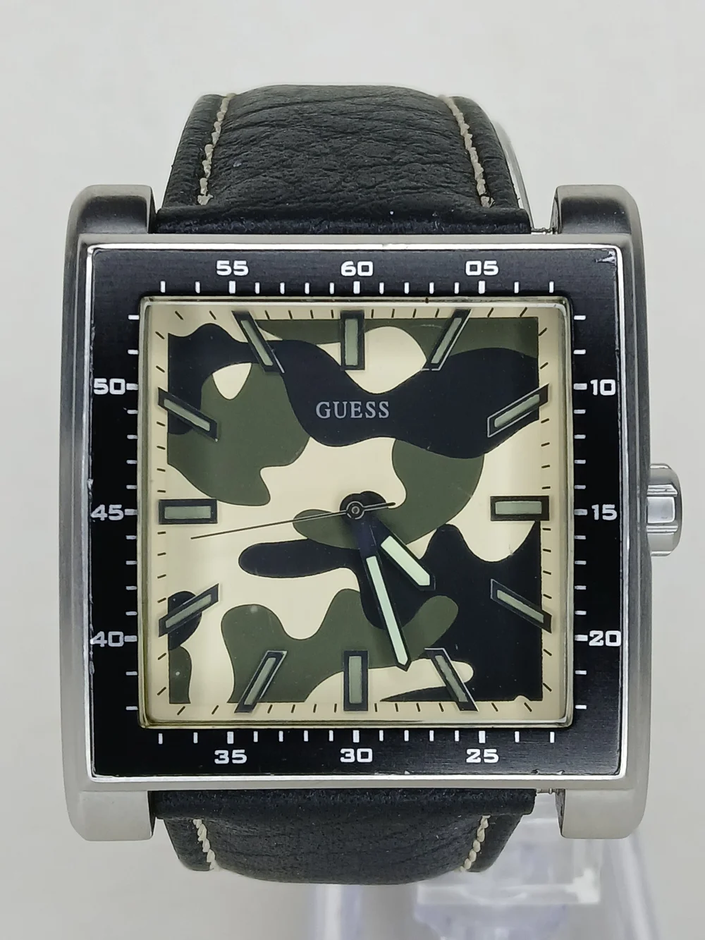 Guess w95065g1 watch